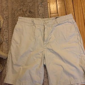 Men’s 32 vineyard vine’s shorts